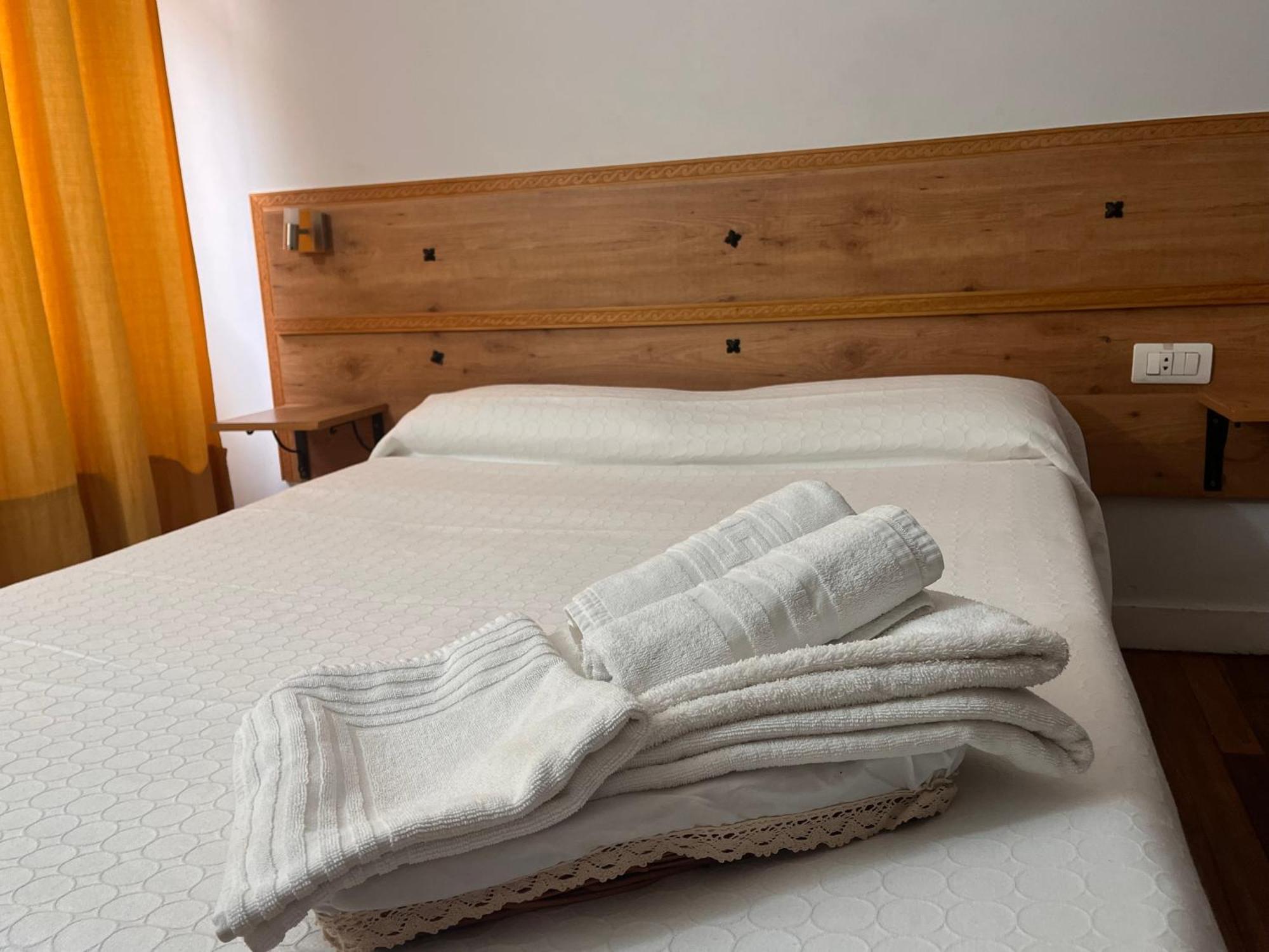 Hotel Bolina Guernica y Luno Ngoại thất bức ảnh